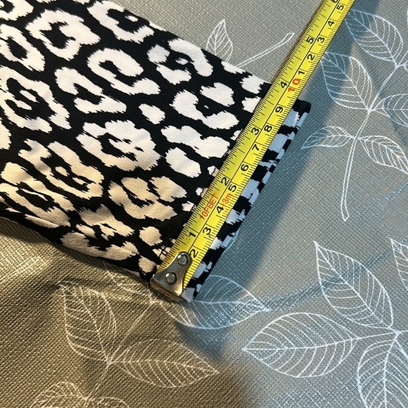 Chaus New York Blouse. - Picture 15 of 15